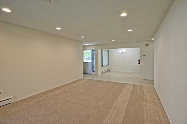 Building Photo - 137B Cistus Plaza