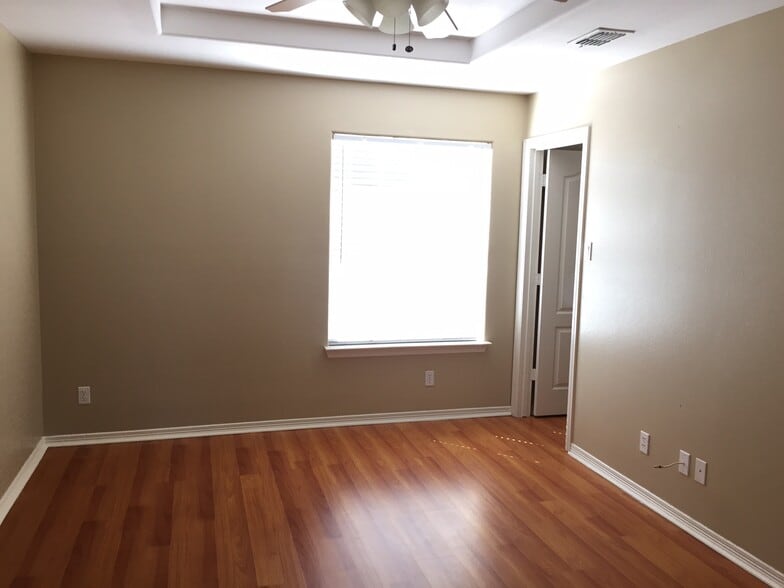 Building Photo - 2500 N J St