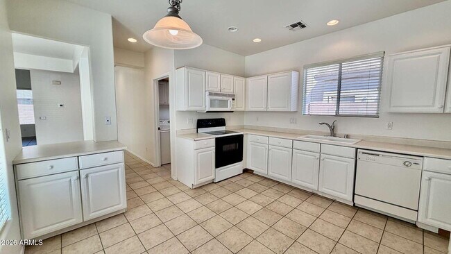 Building Photo - 21930 E Calle de Flores