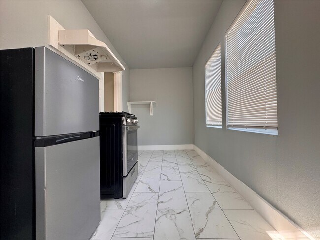 Building Photo - 5224 Leeland St