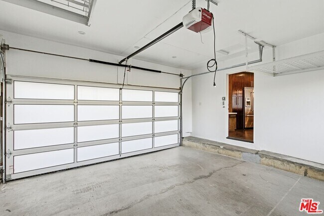 Building Photo - 3476 Troy Dr