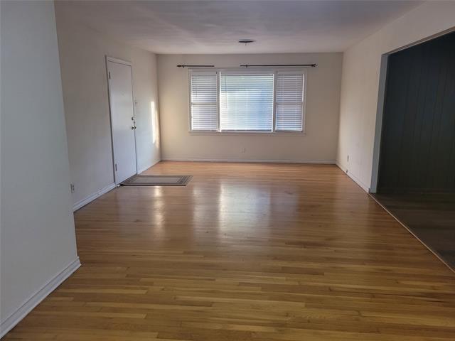 Building Photo - 2953 Primrose Ln