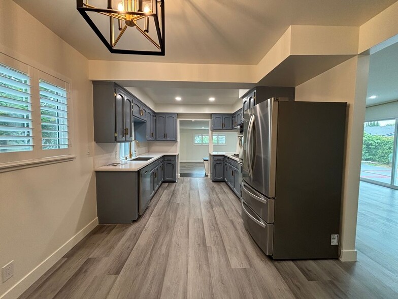 Building Photo - 8356 Vanalden