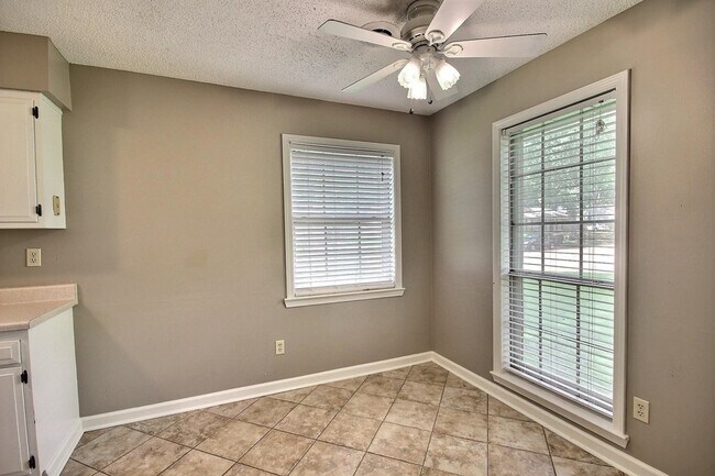 Building Photo - 1074 Tararidge Dr