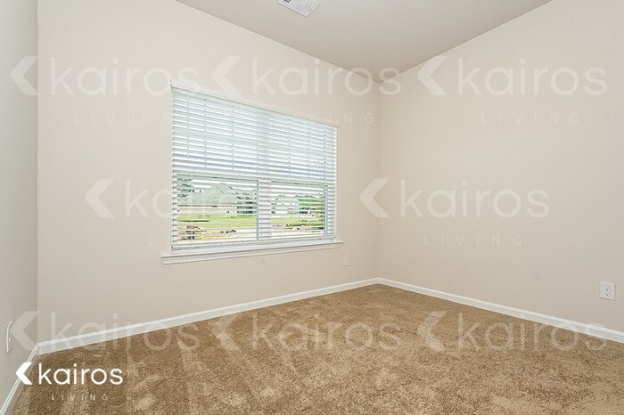 Building Photo - 7000 Pinehurst Way N