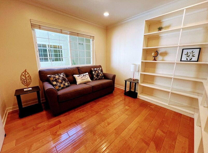 Building Photo - 5309 Lockhurst Dr