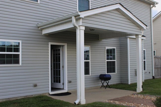 Building Photo - 648 Stonebriar Ave