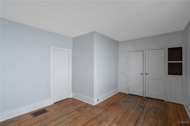 Building Photo - 148 W Cayuga St