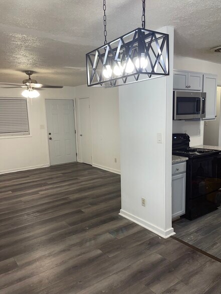 Building Photo - 4063 Tara Dr