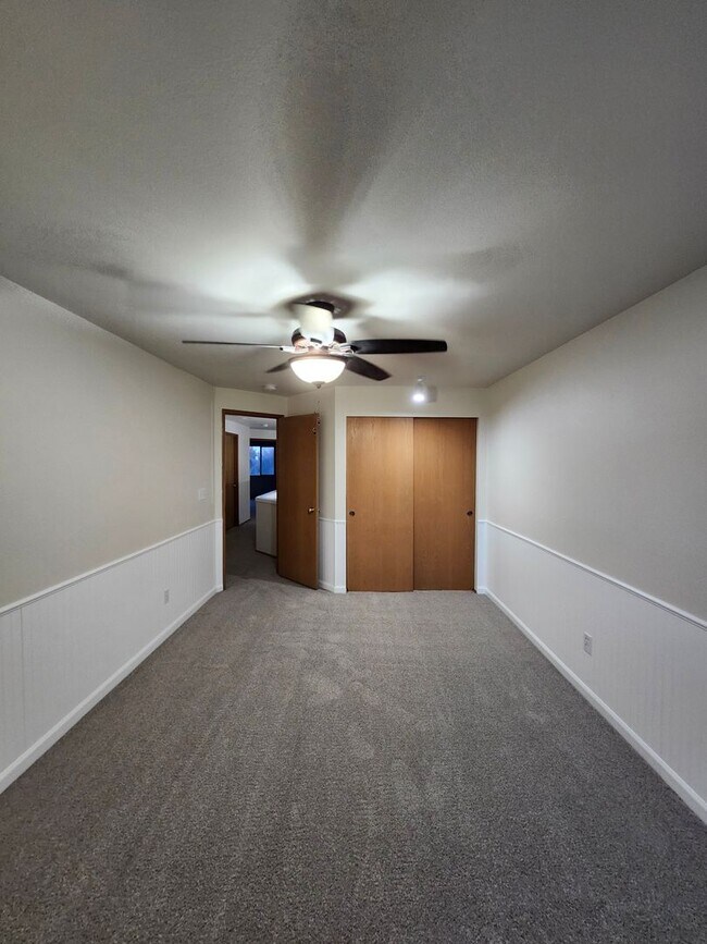 Building Photo - Brand New Updates! 4-Bedroom, 2.5-Bath plu...