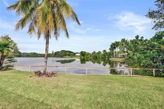 Building Photo - 1020 Bayberry Point Dr