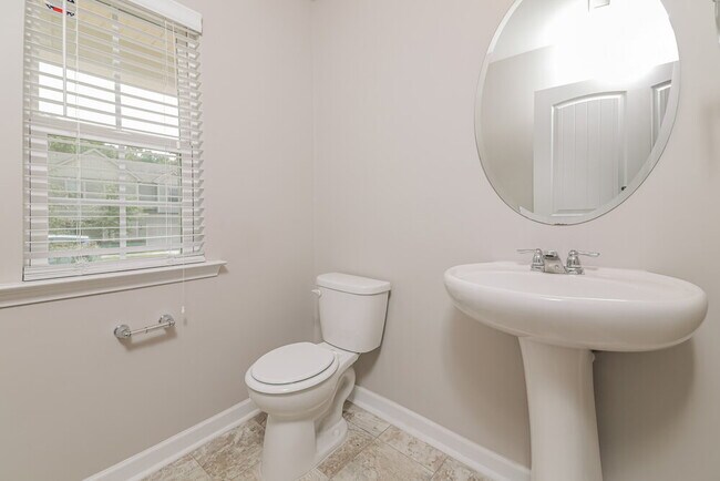 Building Photo - 232 Pamlico Dr