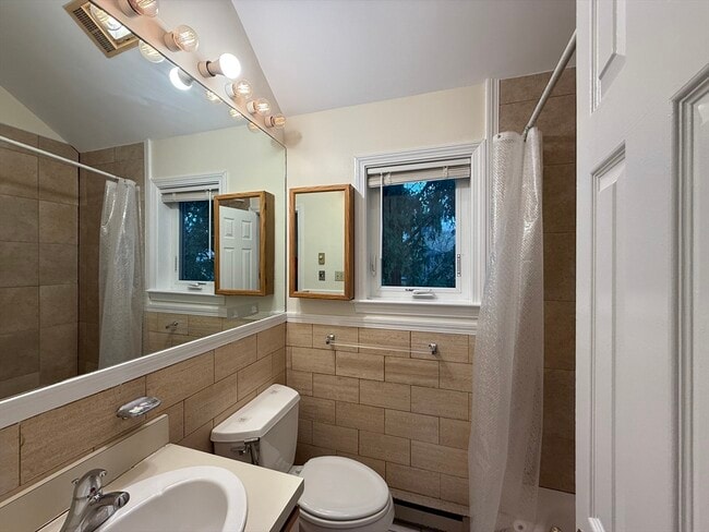 Building Photo - 10 Rollins Ct