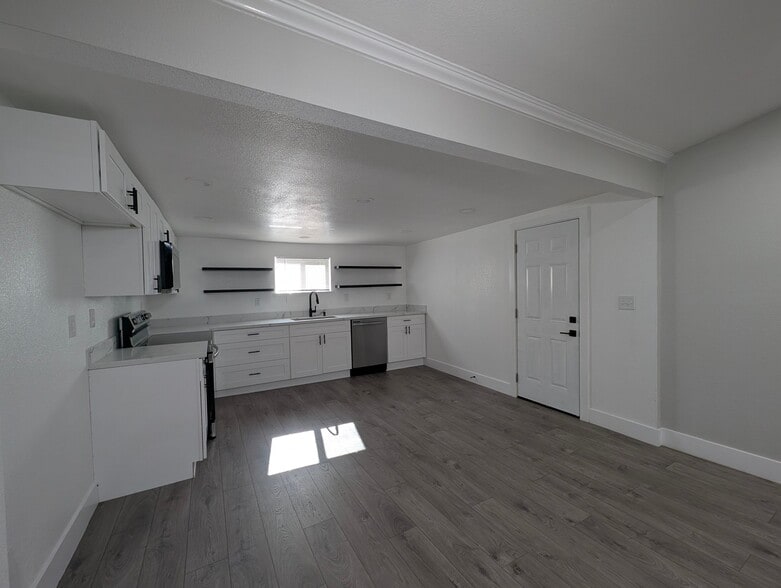 Building Photo - 95 Arbol Ave