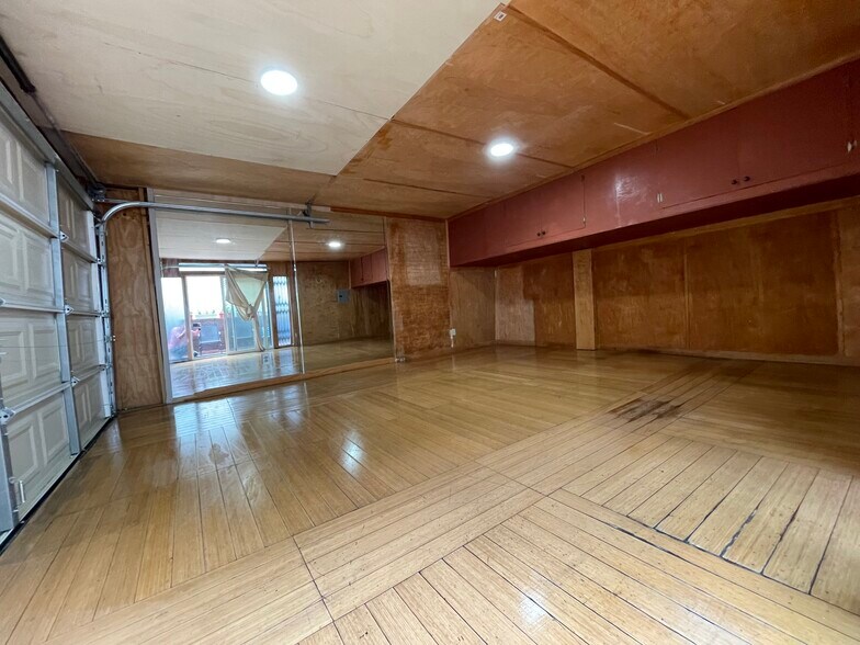Building Photo - 2939 S Bronson Ave