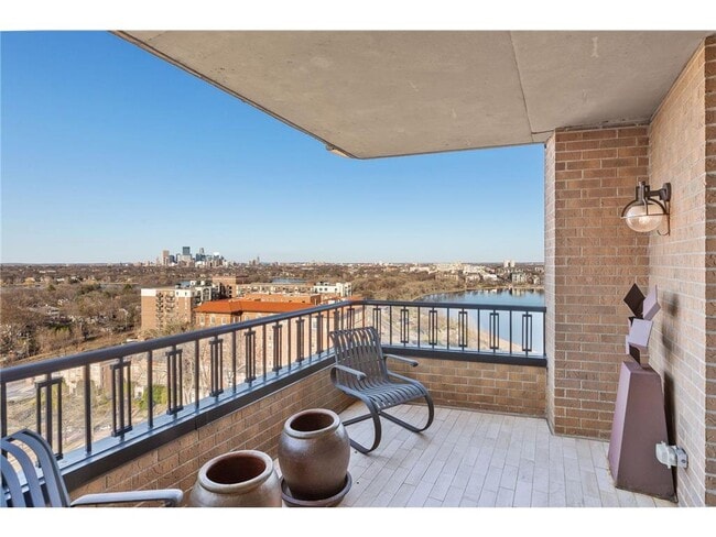 Building Photo - 2950 Dean Pkwy