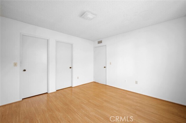 Building Photo - 1004 E Garfield Ave