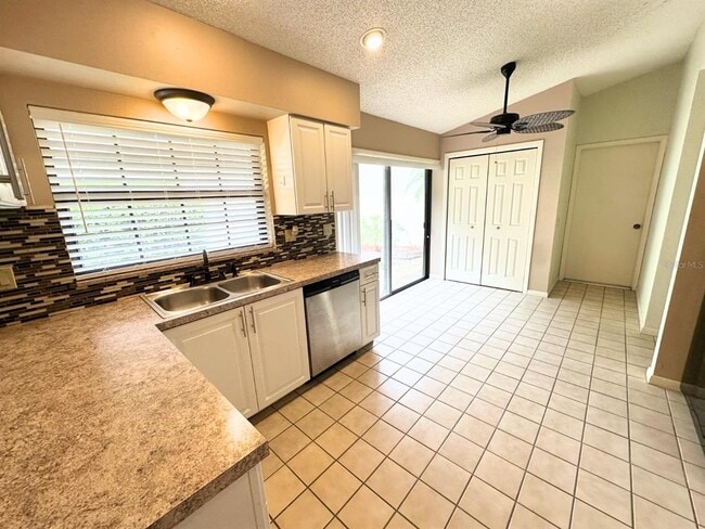 Building Photo - 3023 Silverado Terrace