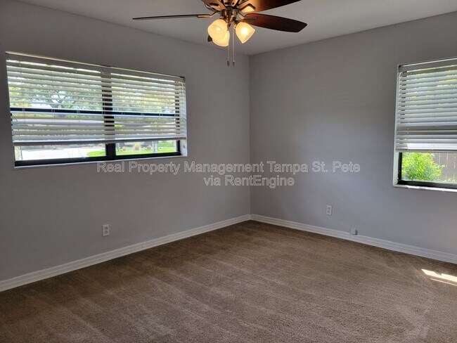 Building Photo - 4311 S Thatcher Ave