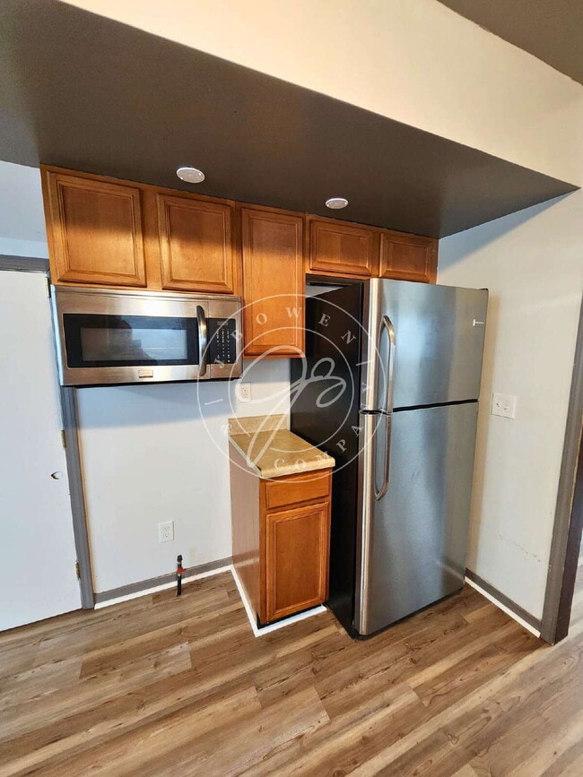 Building Photo - Charming 3–4 Bedroom West Toledo Home with Bonus Room & Garage