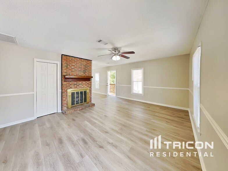 Building Photo - 204 River Song Rd