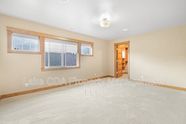 Building Photo - 3270 N Waterwood Ln