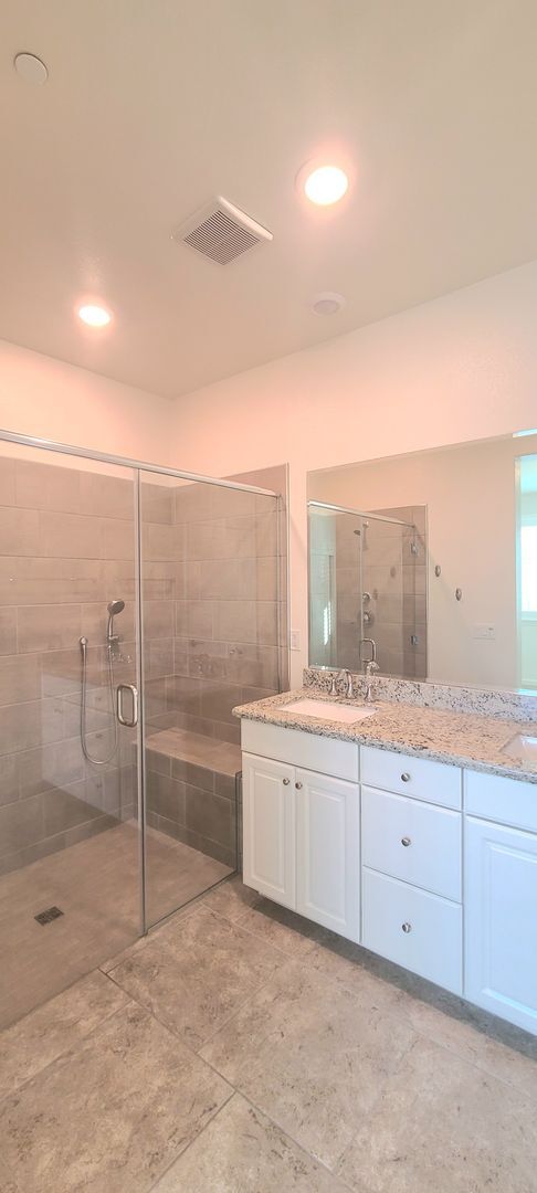 Building Photo - Beautiful Single Story Home in 55 + Commun...