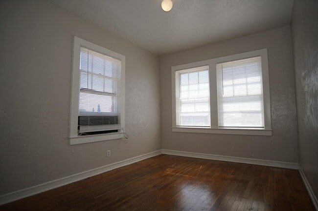 Building Photo - 3815 Mountain Ave