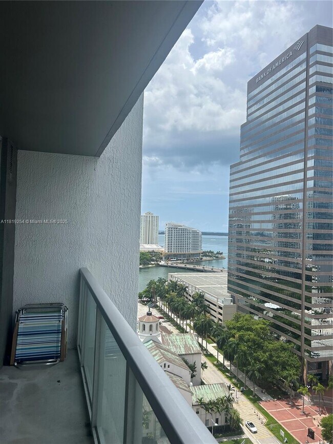 Building Photo - 500 Brickell Ave