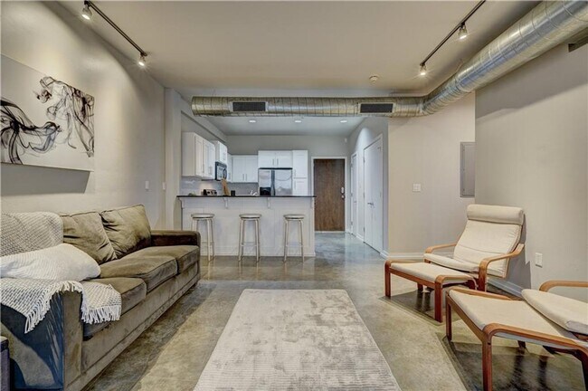 Building Photo - 1 NE 2nd St