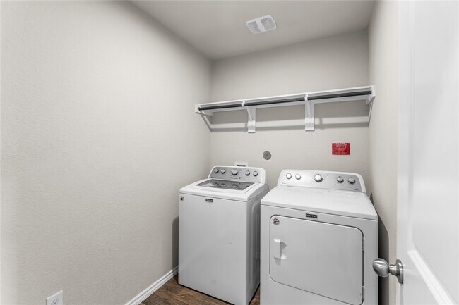Building Photo - 5214 Perkins Rdg Wy
