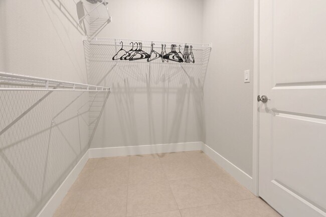 Building Photo - 4 Bed 3 Bath Gem In The Sunstone Community In Wellen Park!!!