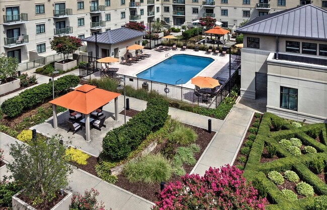 Building Photo - 3920 Sharon Rd