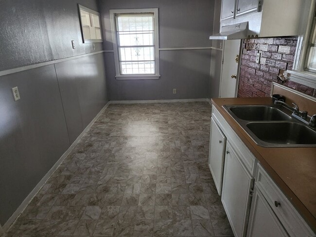 Building Photo - 2754Lakehurst