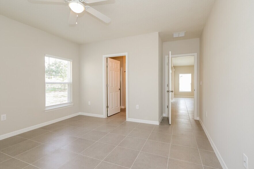 Building Photo - 1660 Redfin Dr