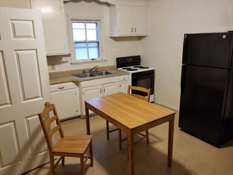 Building Photo - 982 Wayne Ave