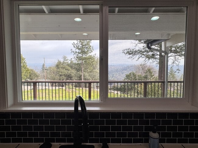 Building Photo - 17554 Patricia Way