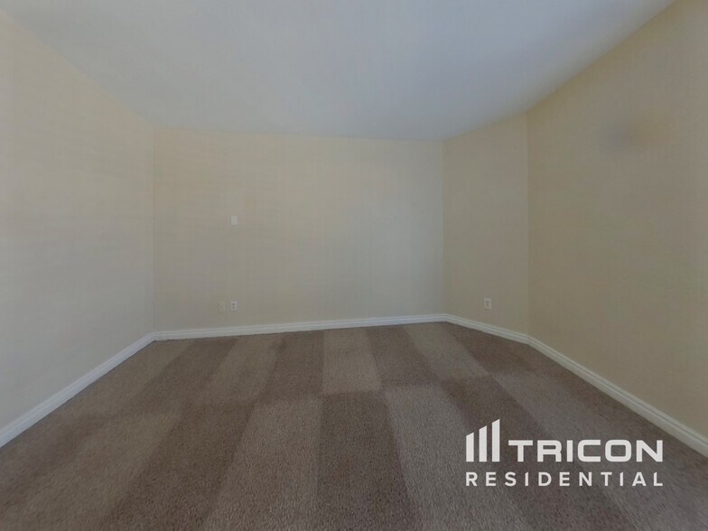 Building Photo - 1584 Bright View Dr
