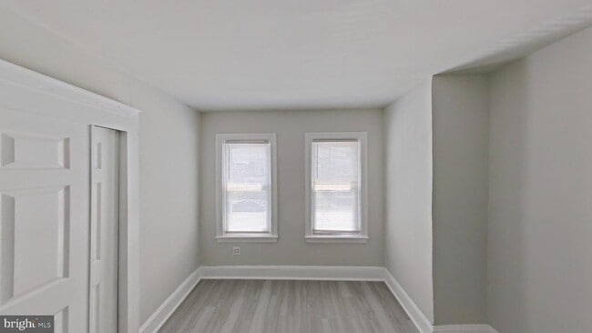 Building Photo - 2610 W 7th St