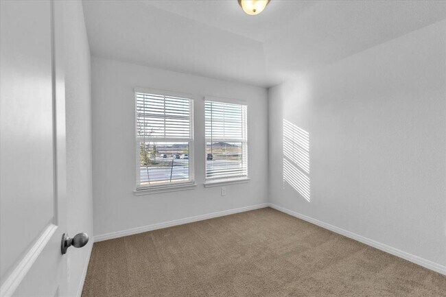 Building Photo - 5028 Hazelnut Ln