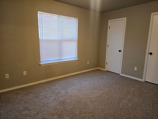 Building Photo - Updated and available now!