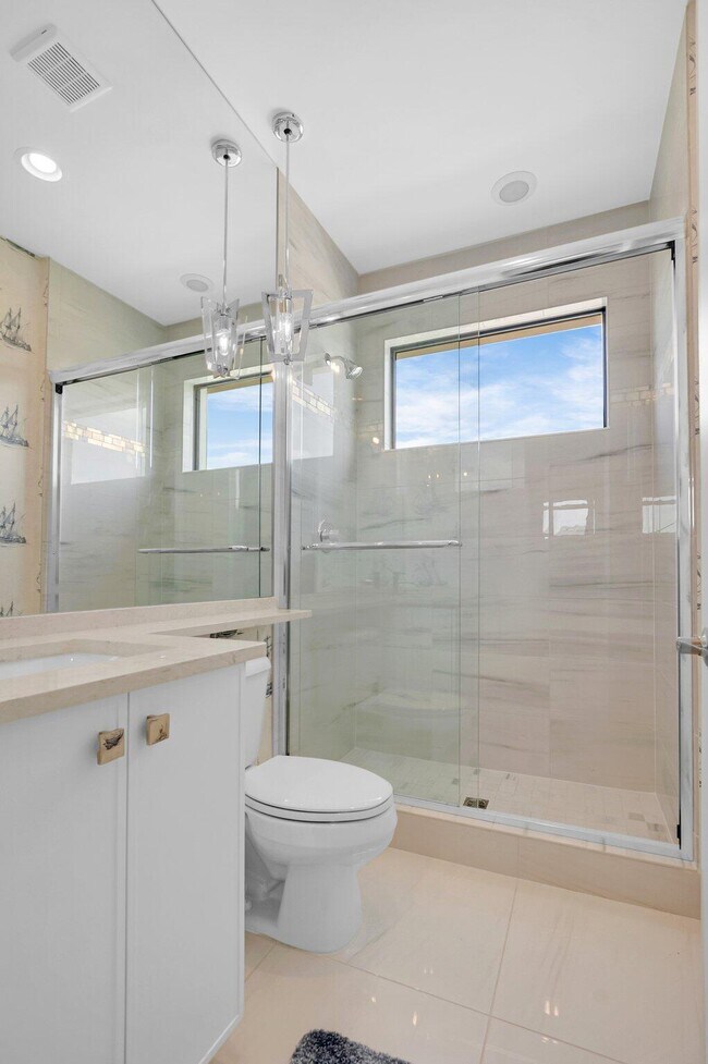 Building Photo - 17112 Aquavera Way