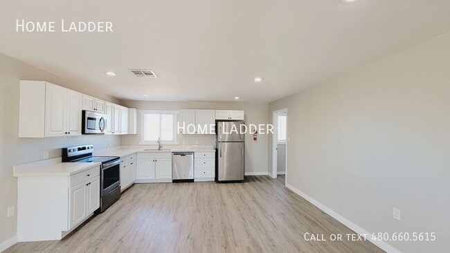 Building Photo - Spacious home in Casa Grande!