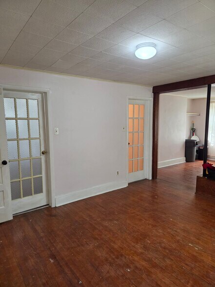 Building Photo - 74 E Greenwood Ave