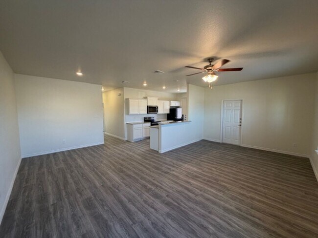 Building Photo - 1624 Pima Trail