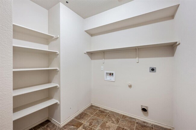 Building Photo - 220 Bauxite Dr