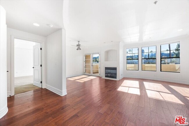 Building Photo - 12026 Hoffman St