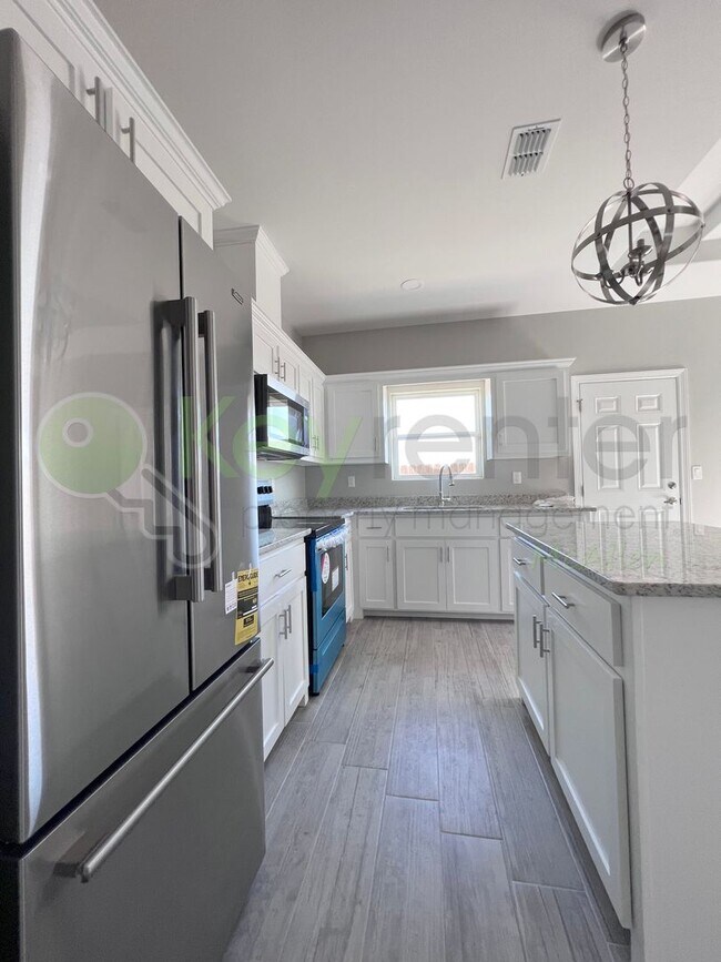 Building Photo - 1812 Redbud Ln