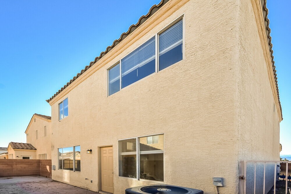 Building Photo - 4950 Attitude Ct