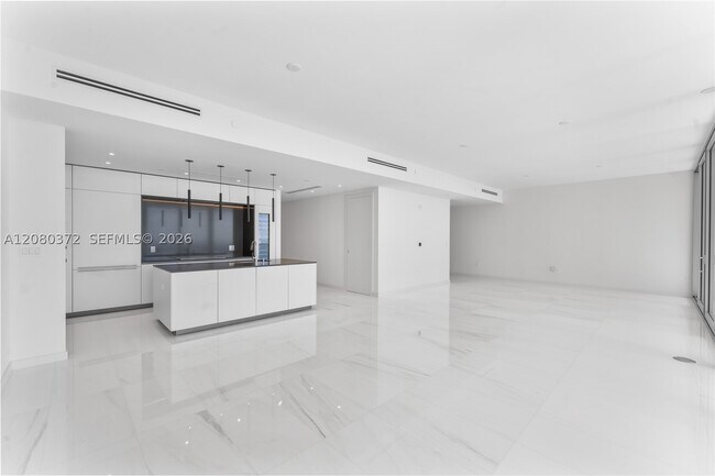 Building Photo - 300 Biscayne Blvd